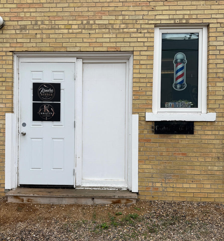 44 Fairford St W, back alley entrance